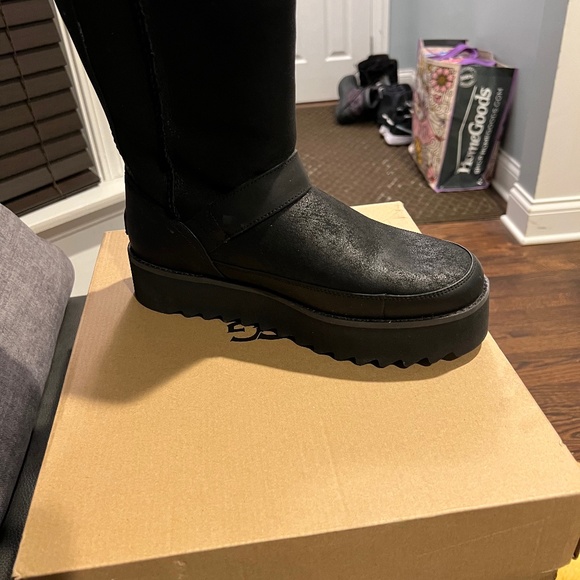 Ugg women boot size 10 - Picture 1 of 2